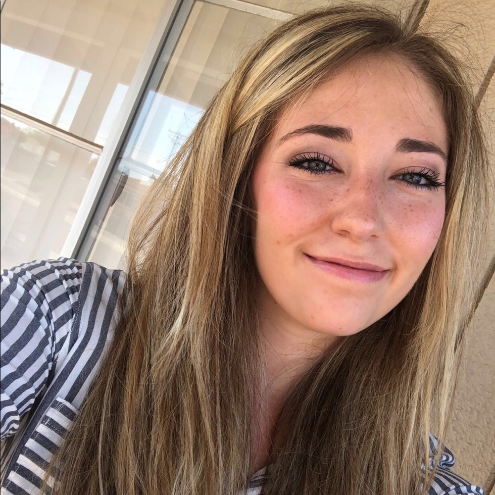 Meet your Posher, Isabel